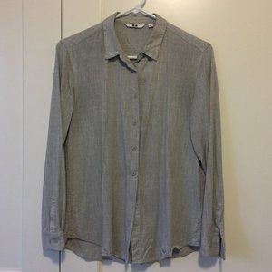 Uniqlo lightweight dress shirt